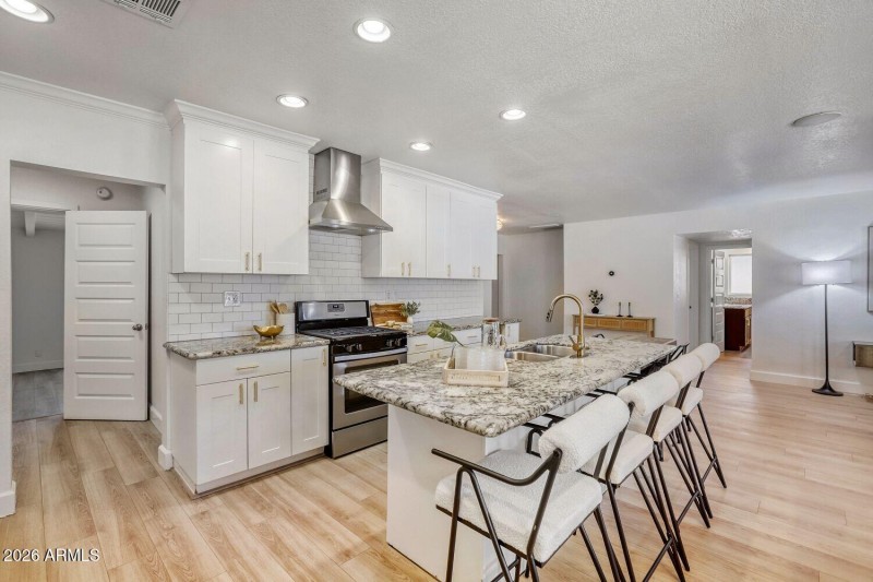 4036 North 40th Place - Web Quality - 00