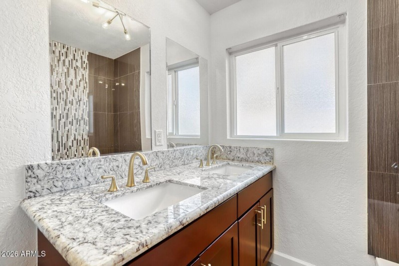 4036 North 40th Place - Web Quality - 02