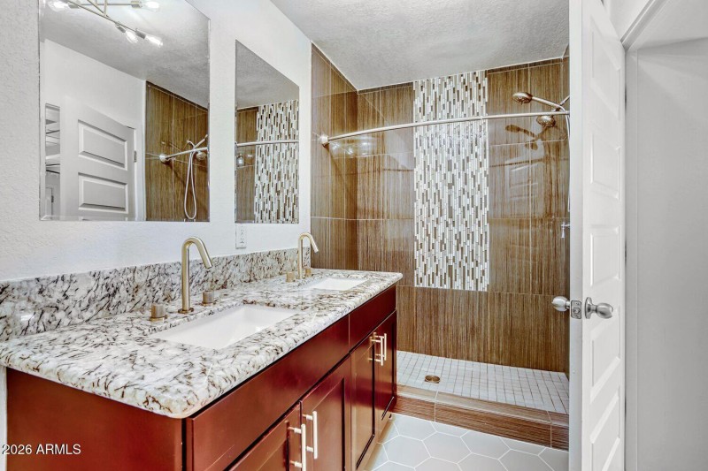 4036 North 40th Place - Web Quality - 02