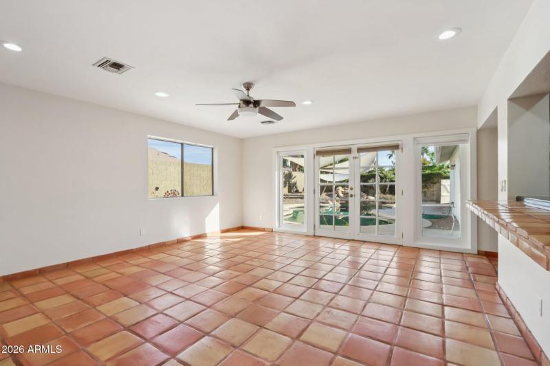 12-web-or-mls-E Evans Dr-S2901-012