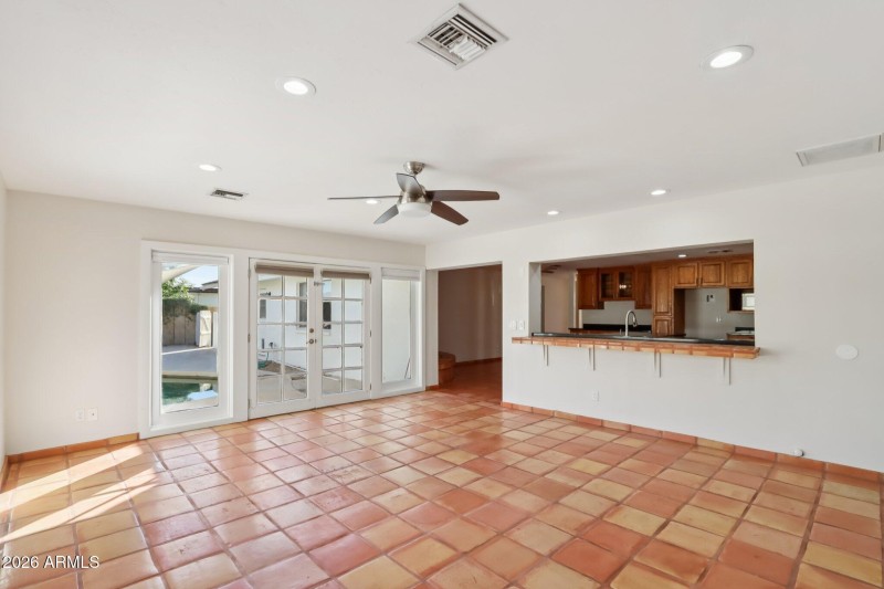 13-web-or-mls-E Evans Dr-S2901-013