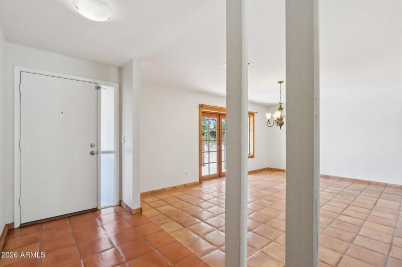 28-web-or-mls-E Evans Dr-S2901-028