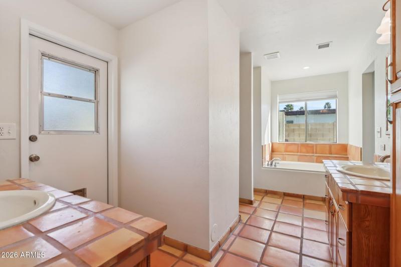 36-web-or-mls-E Evans Dr-S2901-036