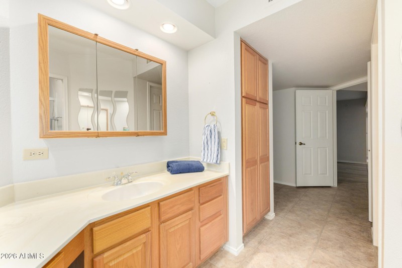 Linen in primary bath