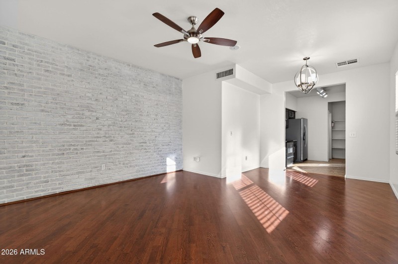 3-web-or-mls-17-E Neville Ave