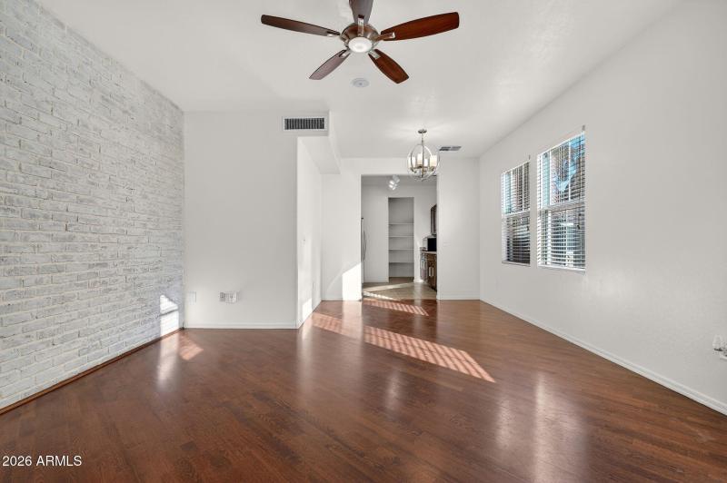 7-web-or-mls-24-E Neville Ave