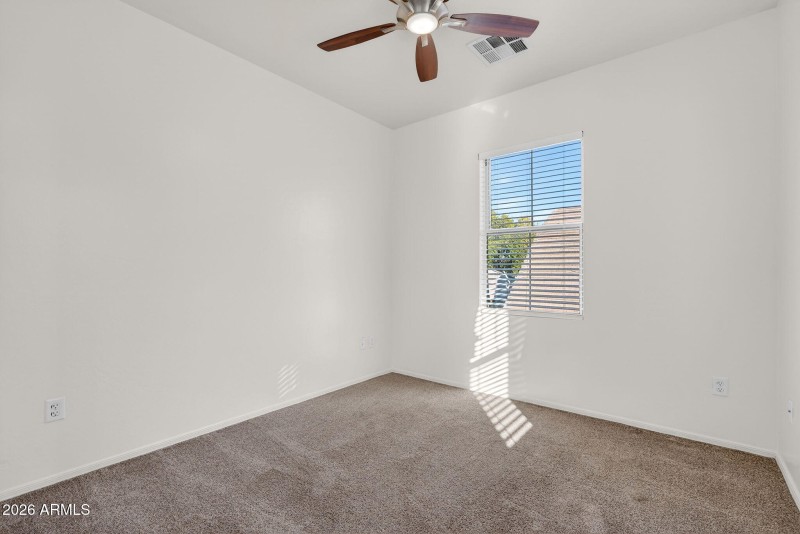 12-web-or-mls-33-E Neville Ave