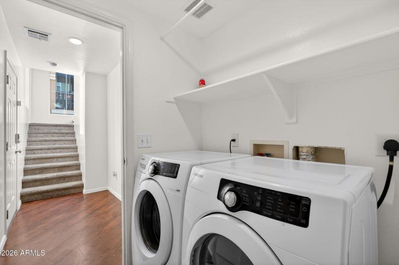 24-web-or-mls-10-E Neville Ave