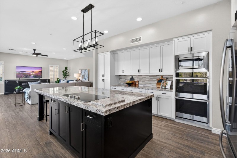 016_25-web-or-mls-22-_e_butherus_dr_279