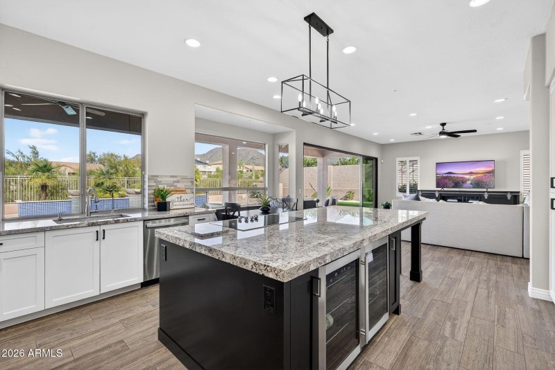 017_26-web-or-mls-23-_e_butherus_dr_922