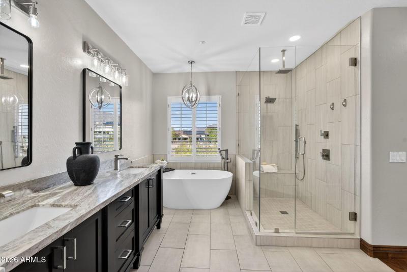 039_57-web-or-mls-66-_e_butherus_dr_37