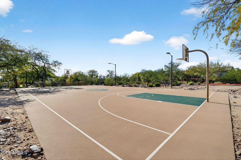 076_162-web-or-mls-03-_e_butherus_dr_1_3