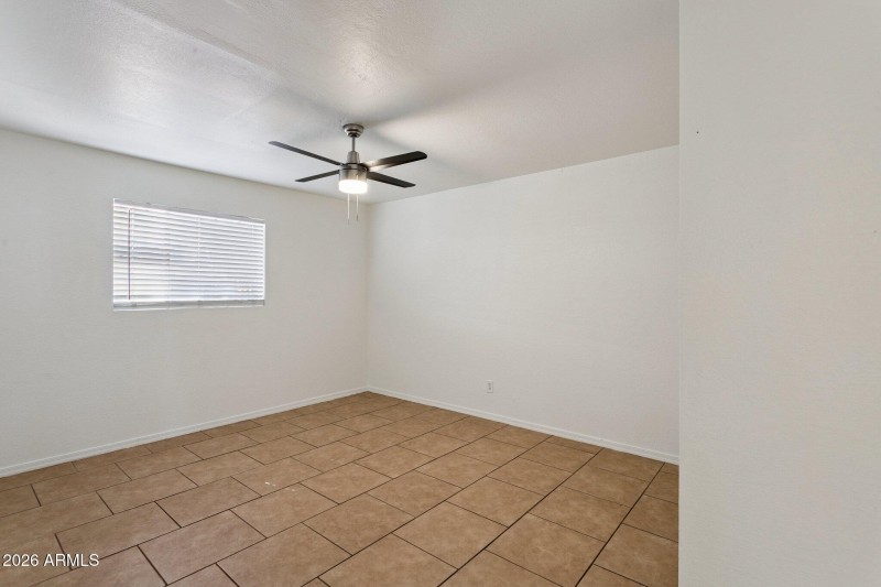 15-web-or-mls-5662-w-mariposa-st