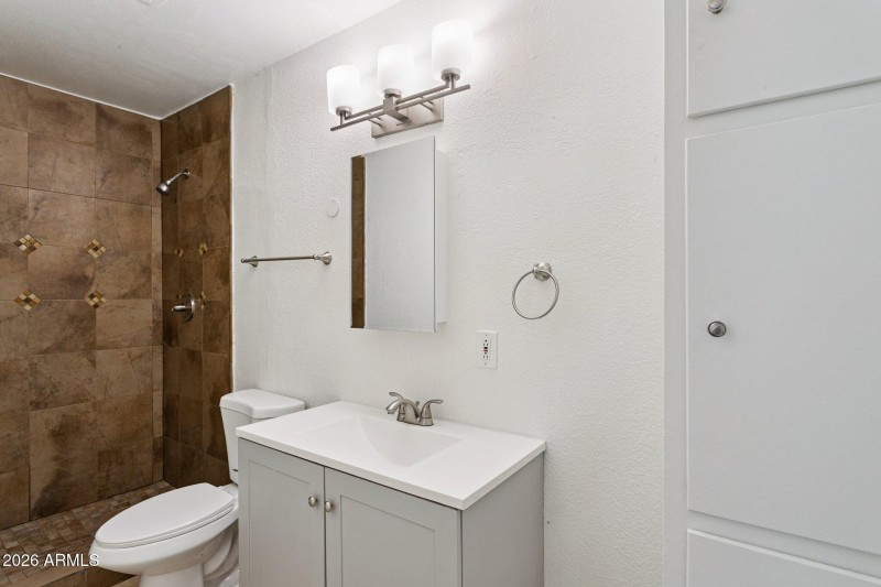 18-web-or-mls-5662-w-mariposa-st