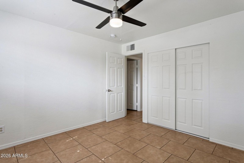 21-web-or-mls-5662-w-mariposa-st