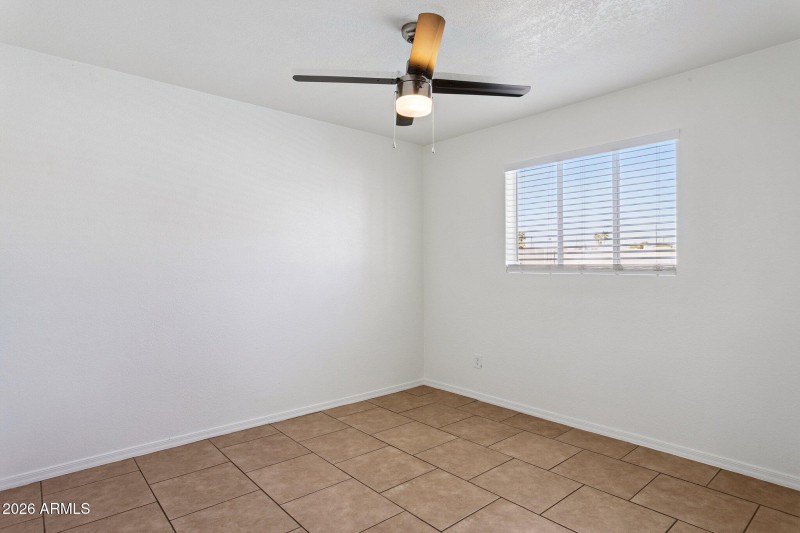 22-web-or-mls-5662-w-mariposa-st