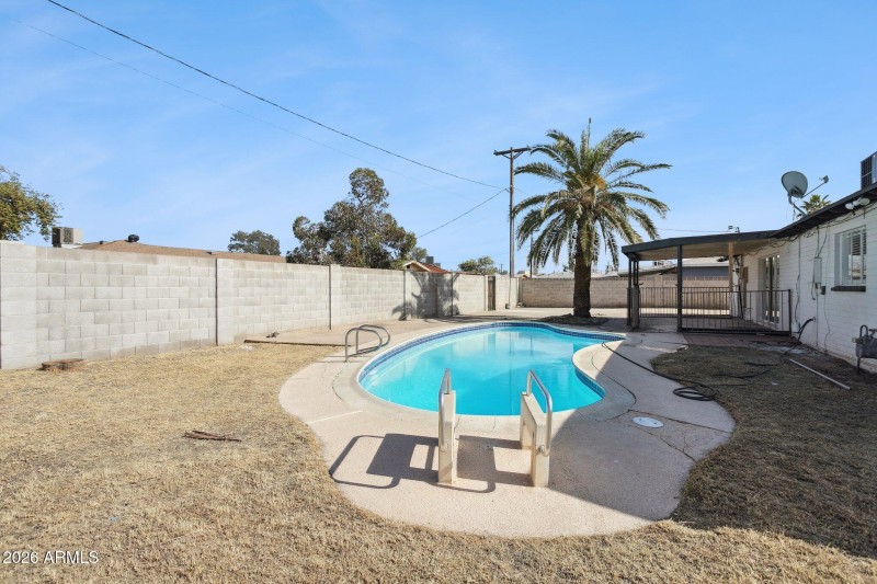 28-web-or-mls-5662-w-mariposa-st
