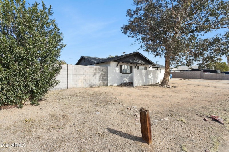 31-web-or-mls-5662-w-mariposa-st