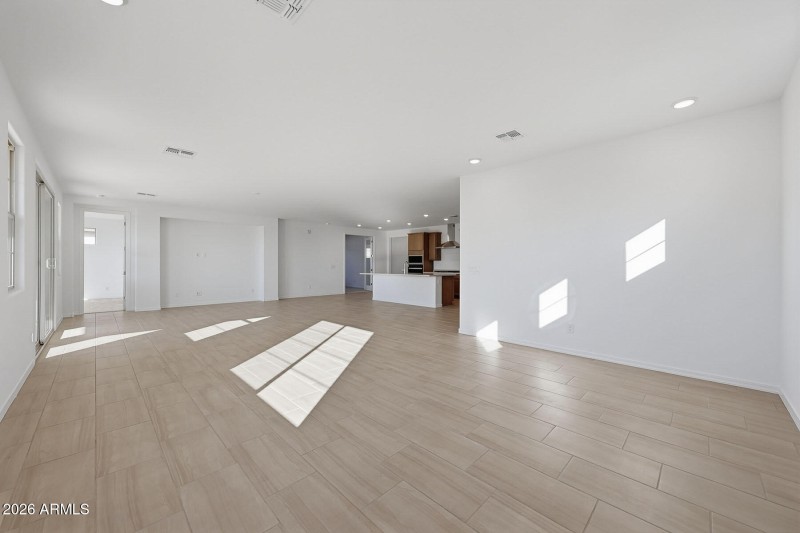 PHX_LasVentanas_Lot 2016_Crimson_18357_G