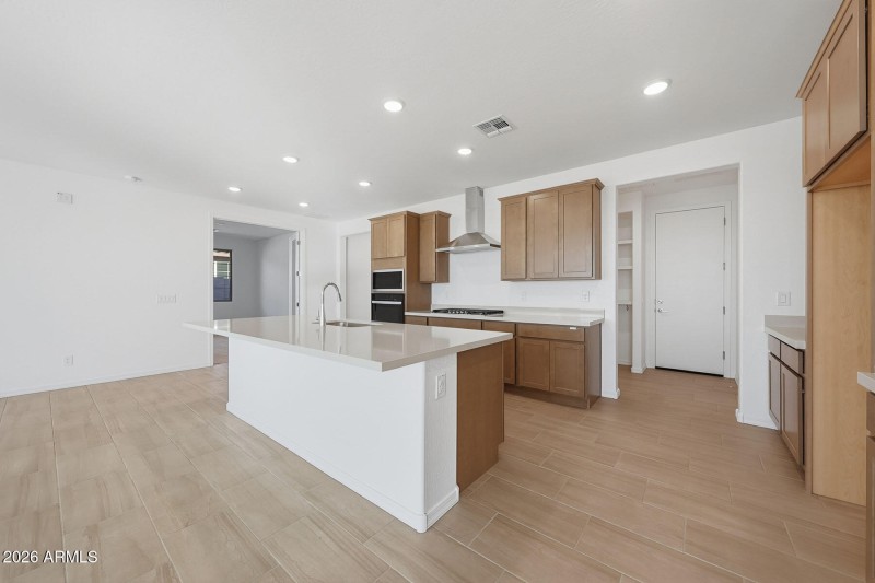 PHX_LasVentanas_Lot 2016_Crimson_18357_K