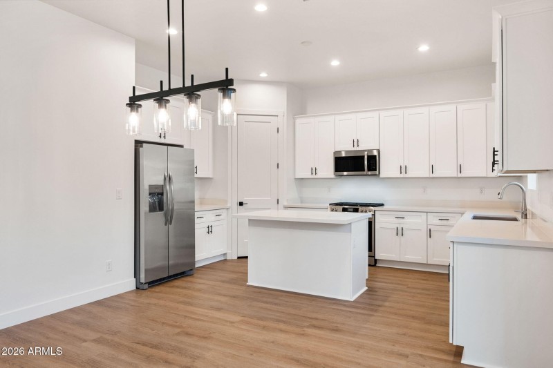 17-Dining Room to Kitchen (2)