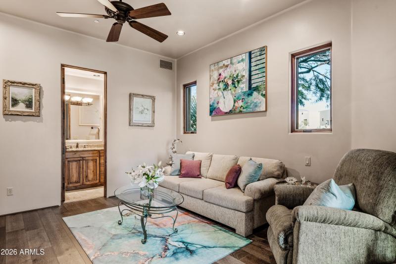 029_Ensuite #3 Privacy