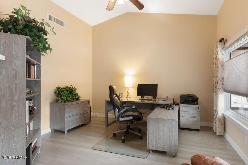 15803 W Windsor Office