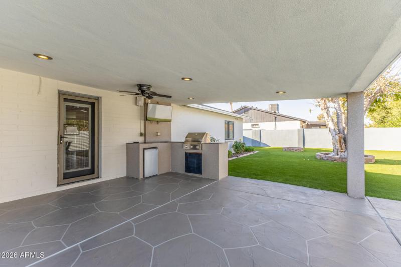 Covered Patio – Built-in grill area