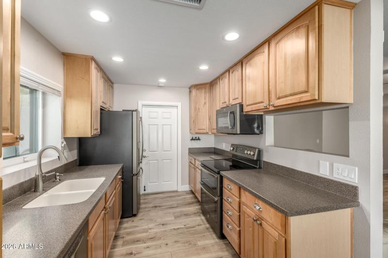 Kitchen – Stainless appliances and stora