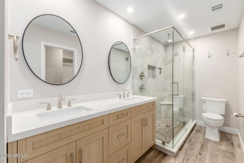 Primary Bathroom – Dual vanity, walk-in