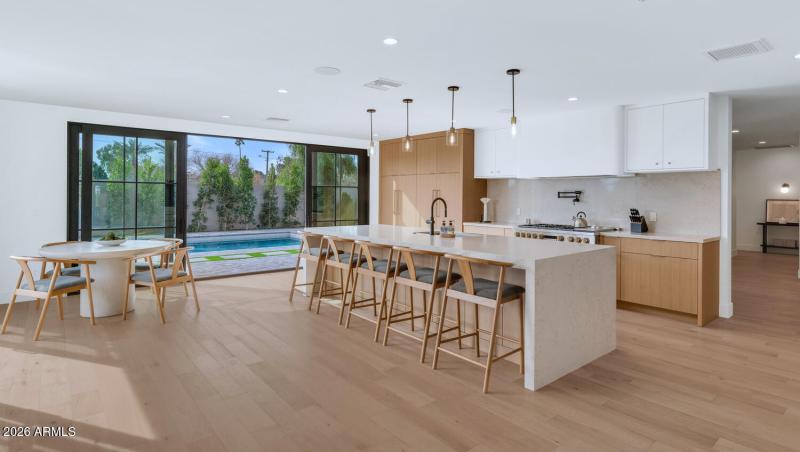 6039 E Calle Camelia-large-014-041-6039