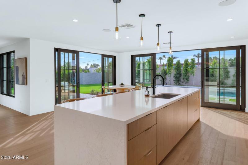 6039 E Calle Camelia-large-016-021-6039