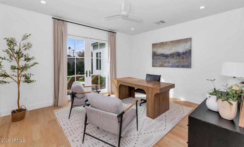 6039 E Calle Camelia-large-028-023-6039