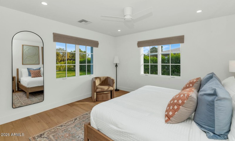 6039 E Calle Camelia-large-031-014-6039