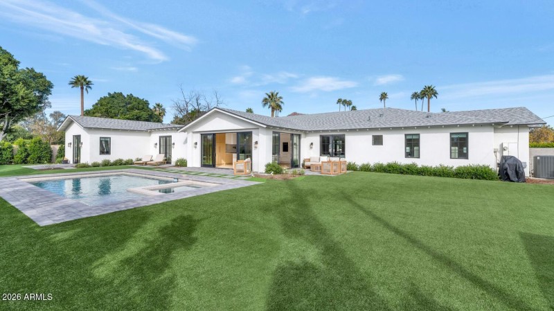 6039 E Calle Camelia-large-039-038-6039