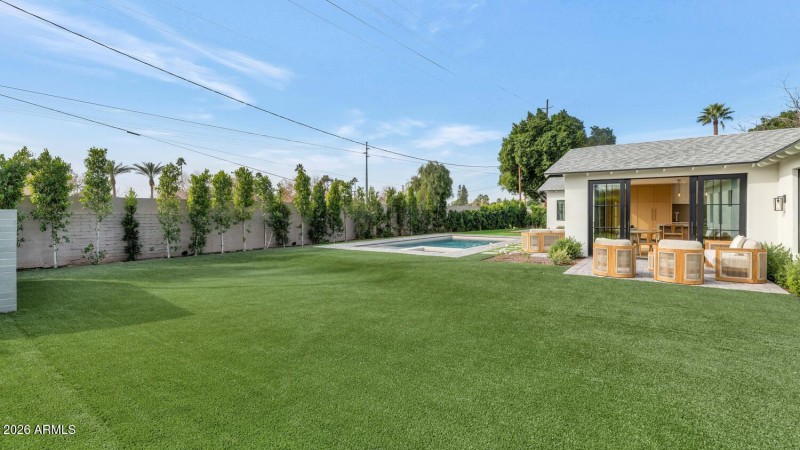 6039 E Calle Camelia-large-040-042-6039