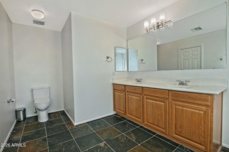 Primary double sinks