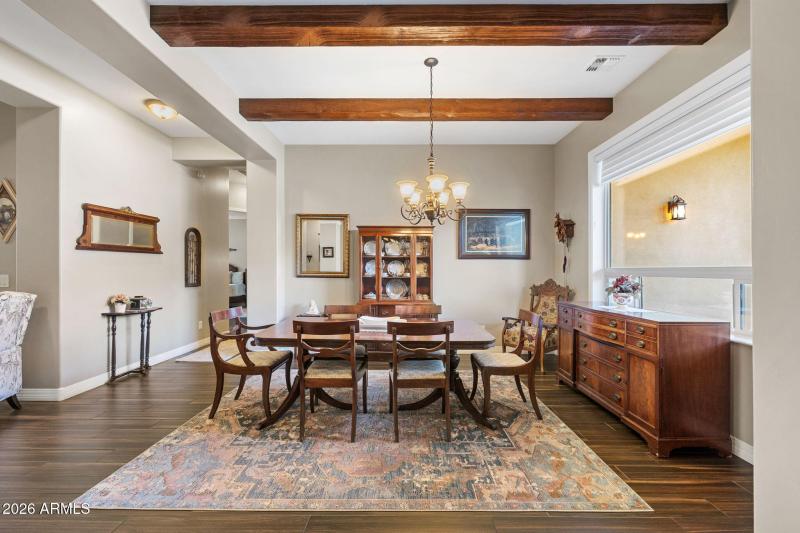 13-Dining Room (2)