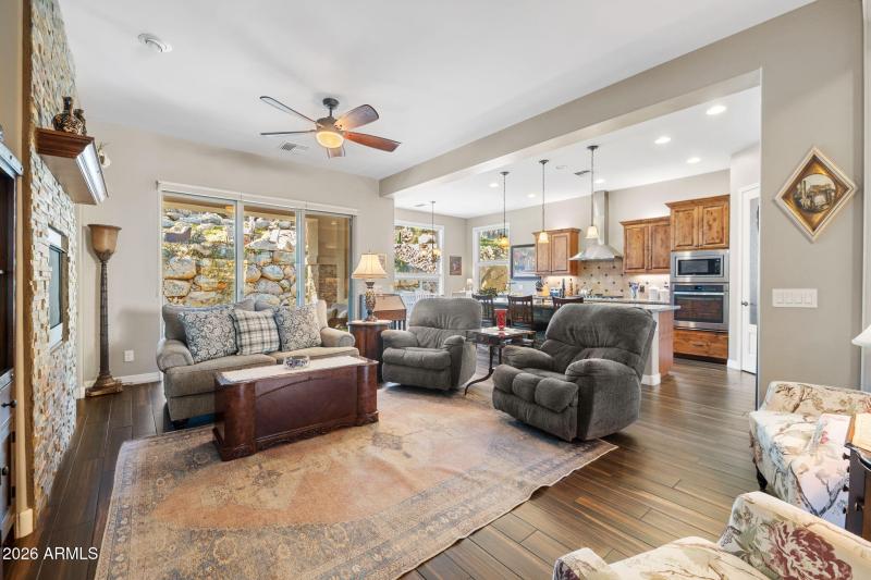 14-Living Room (1)