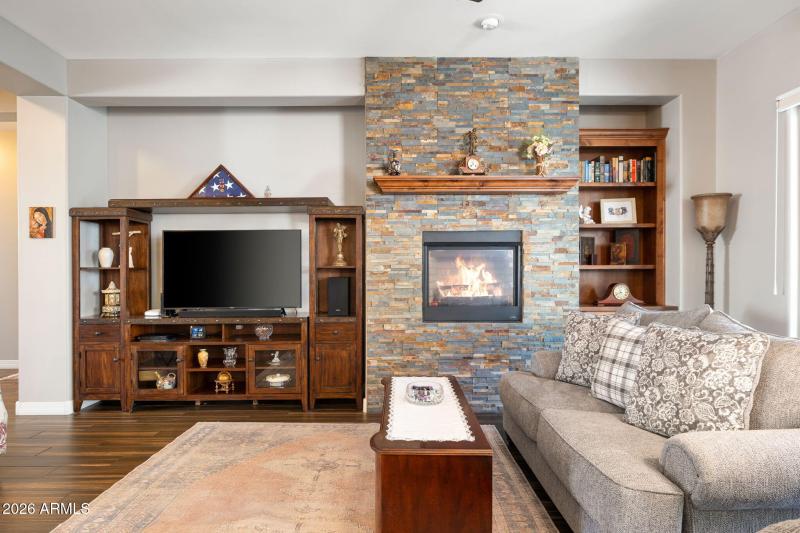 16-Living Room (3)