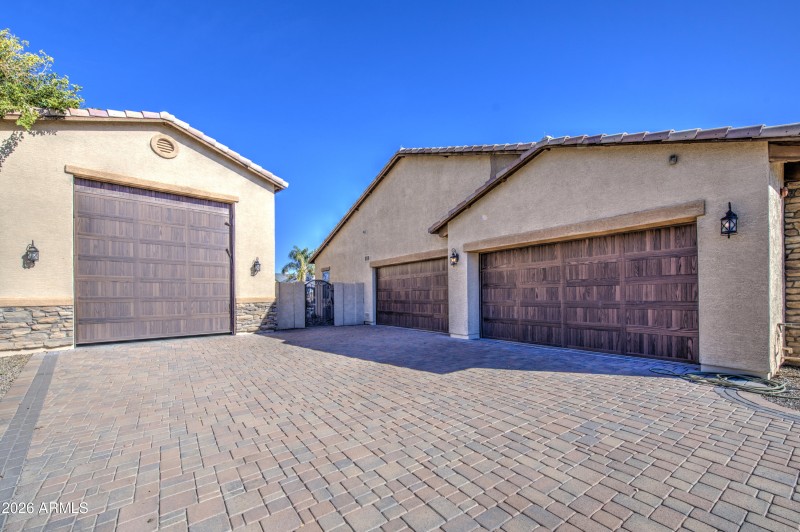 Garage 1