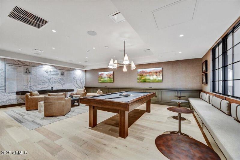 52-Club Billiards