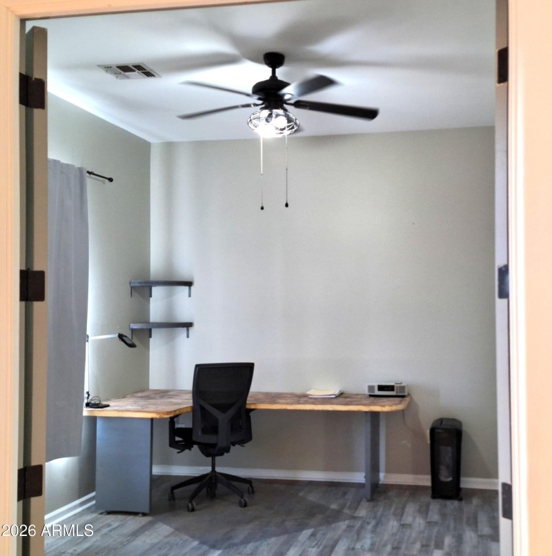 Front bdrm makes a great office