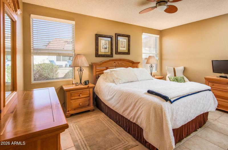 Master Bedroom 2 (2)