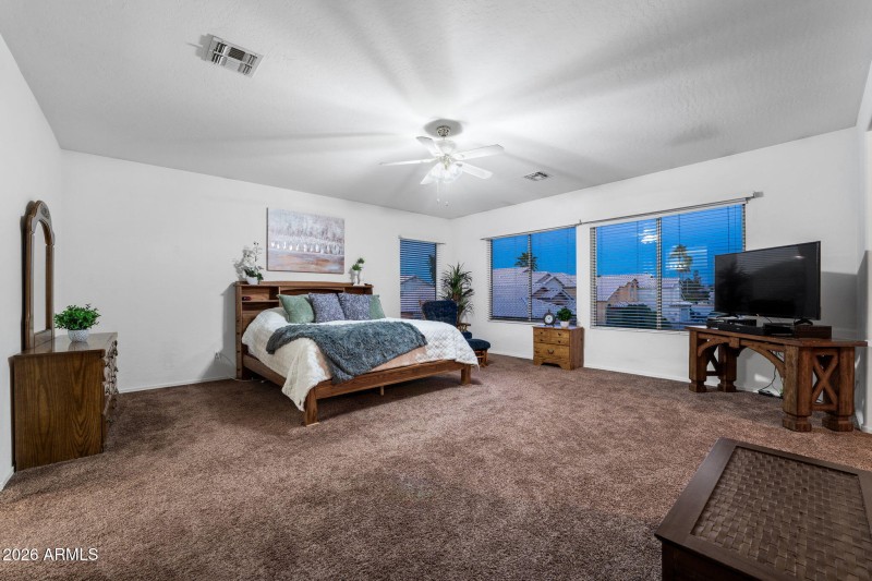 027__1255 N Evergreen St