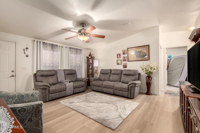 09 - 103rd 8601