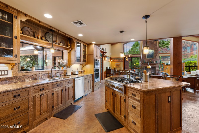 285 Navajo Trail - Kitchen
