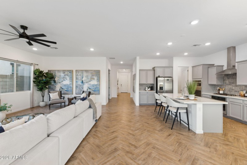 5-web-or-mls-19231-w-missouri-ave