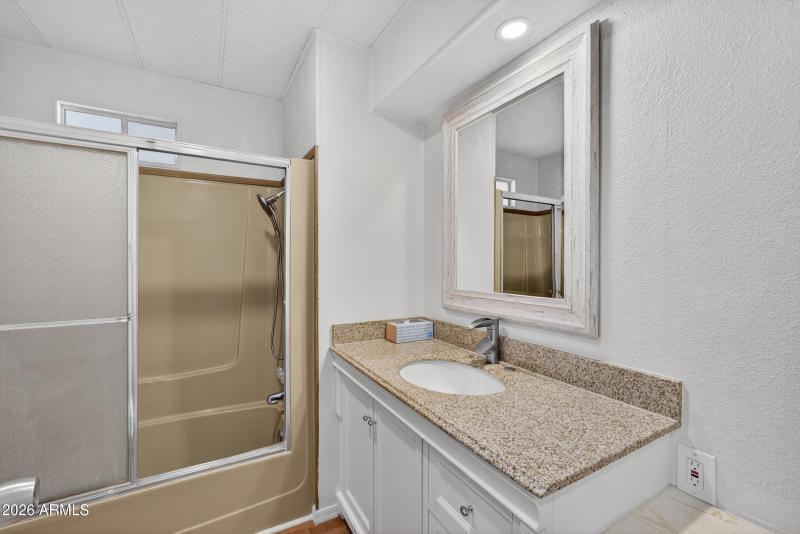 Bathroom 1-1