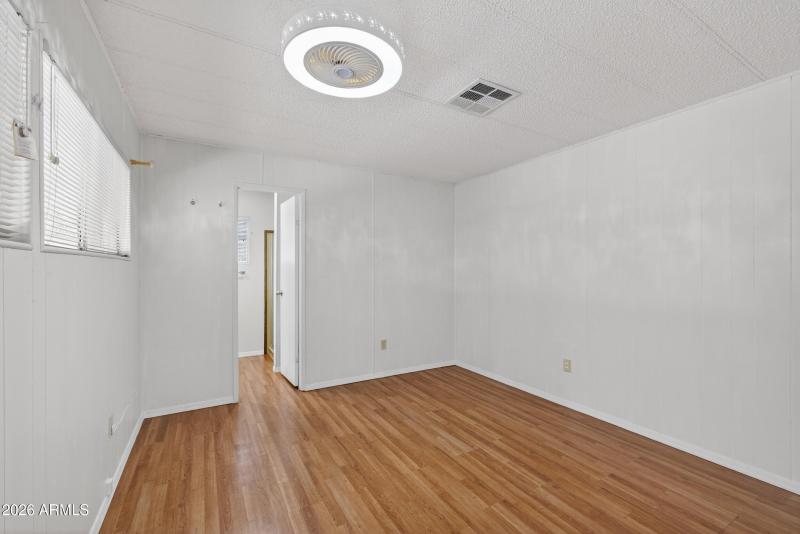 bedroom 1-2